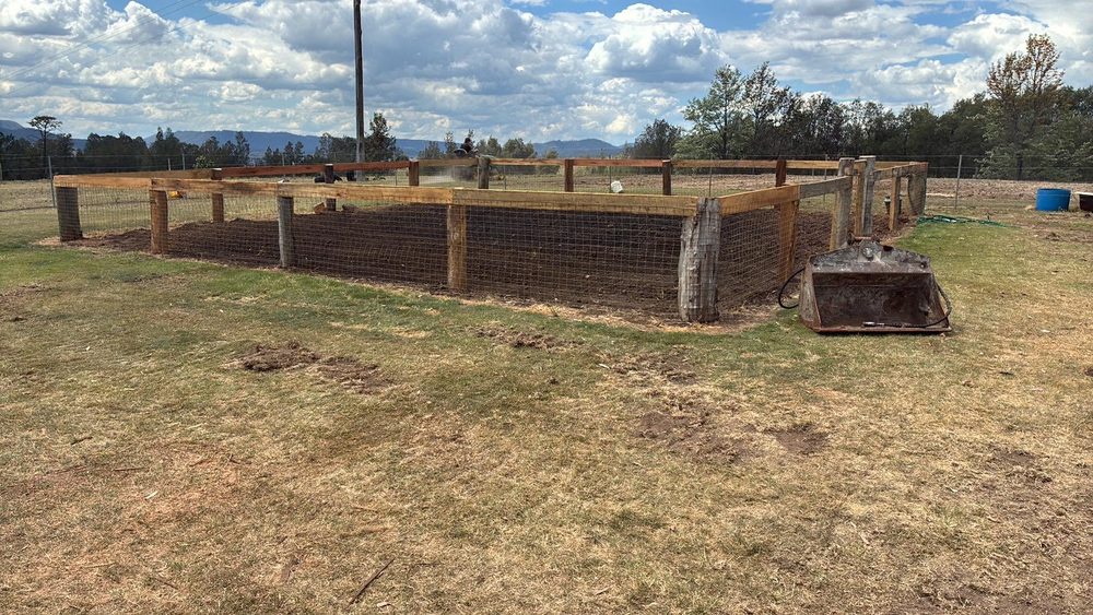 Post and rail with mesh enclosure